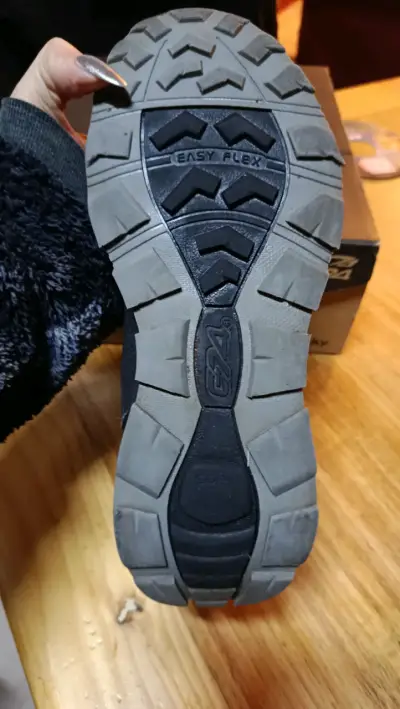 Zapatillas negras deportivas - miniatura 5