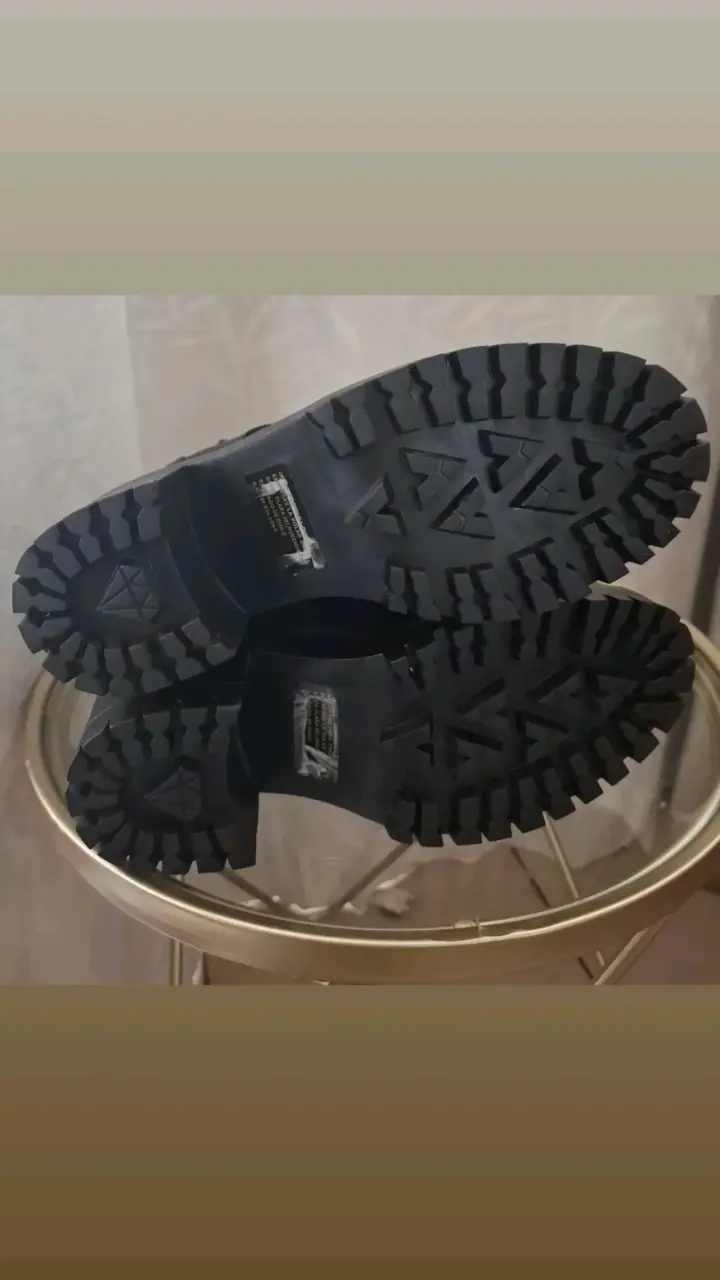 Botines negros con hebillas - 3