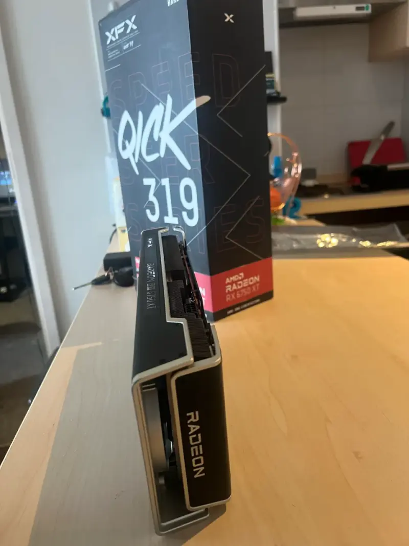 Tarjeta gráfica XFX Radeon RX 6750 XT - 3