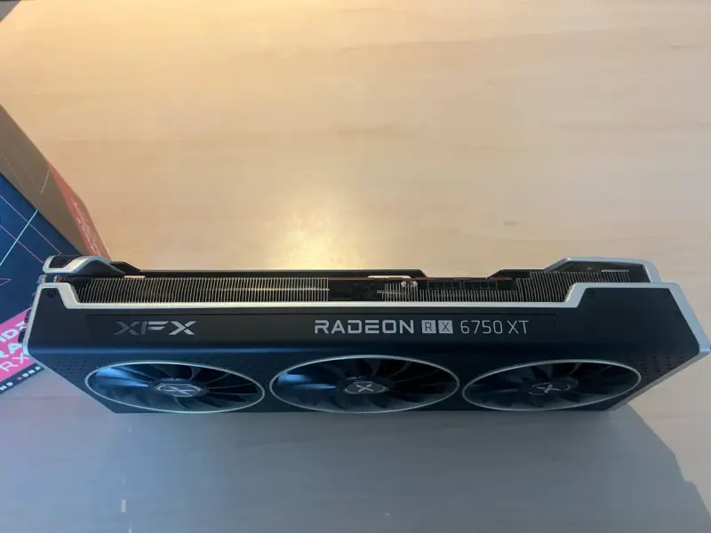 Tarjeta gráfica XFX Radeon RX 6750 XT - 4