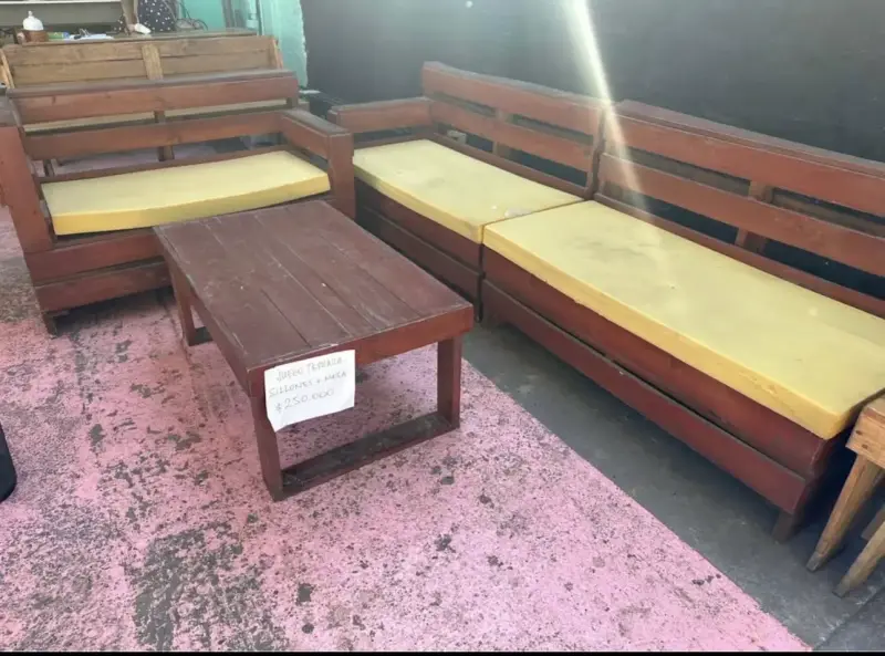 Juego de living de madera - 2