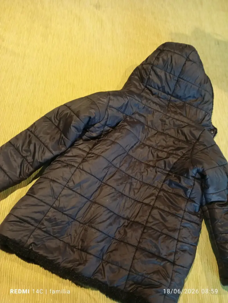 Parka negra con capucha - 2