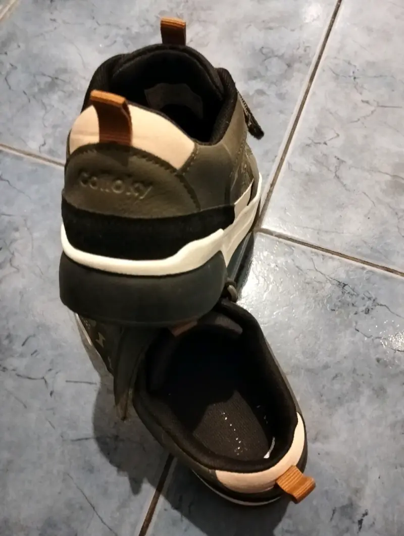 Zapatillas deportivas verde oliva - 1