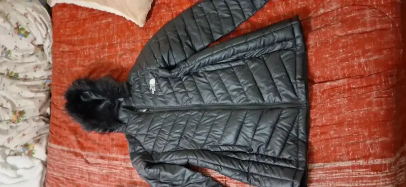 Parka negra con capucha - 2