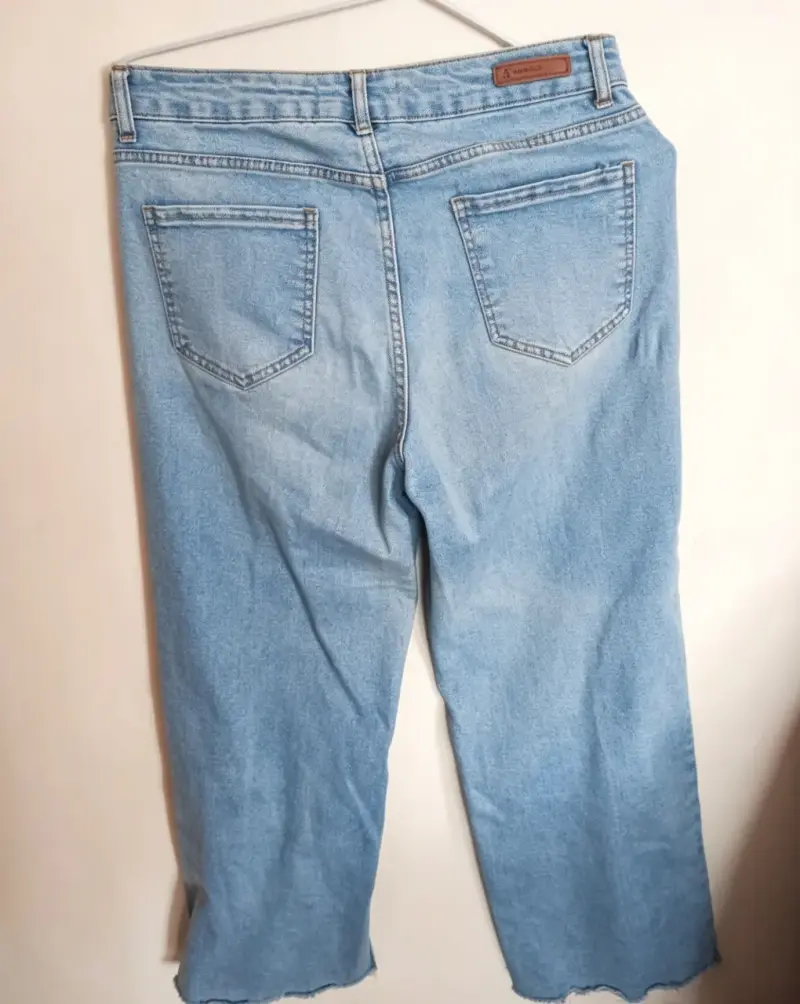 Jeans azules deshilachados - 3
