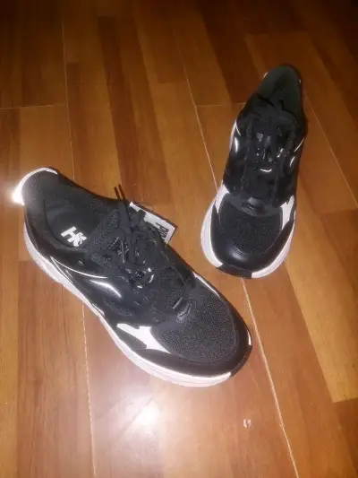 Zapatillas deportivas negras nuevas hoka - miniatura 2