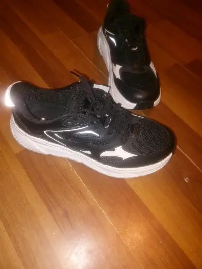 Zapatillas deportivas negras nuevas hoka - miniatura 3