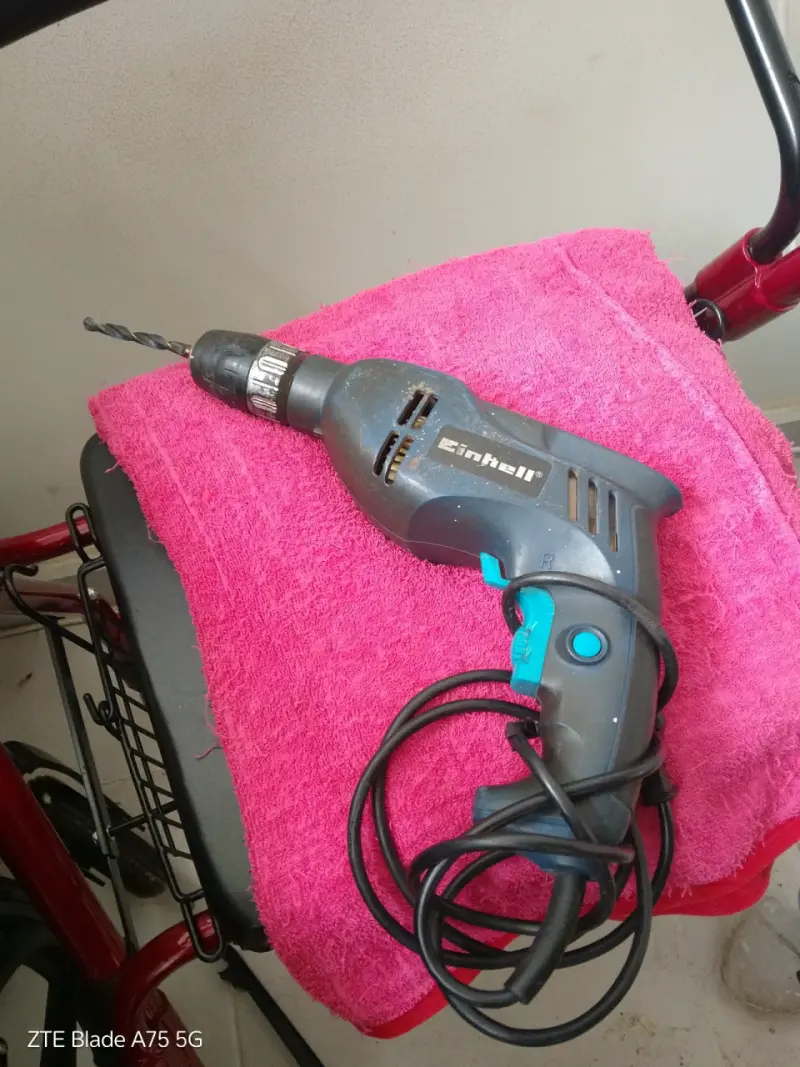Taladro eléctrico Einhell usado
