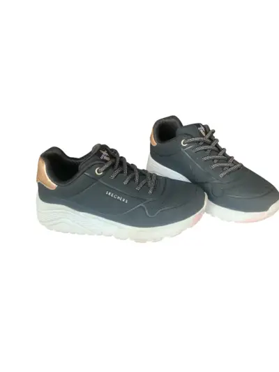 Zapatillas Skechers negras adornos dorados talla31 - miniatura 1