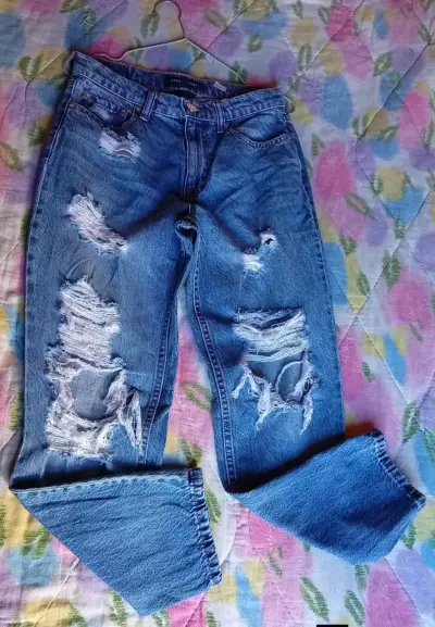 Mom Jeans desgastados azul claro - miniatura 1