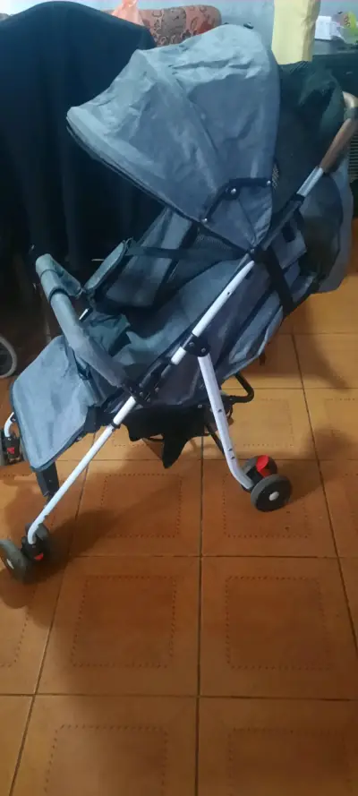 Coche para bebé plegable gris - miniatura 5