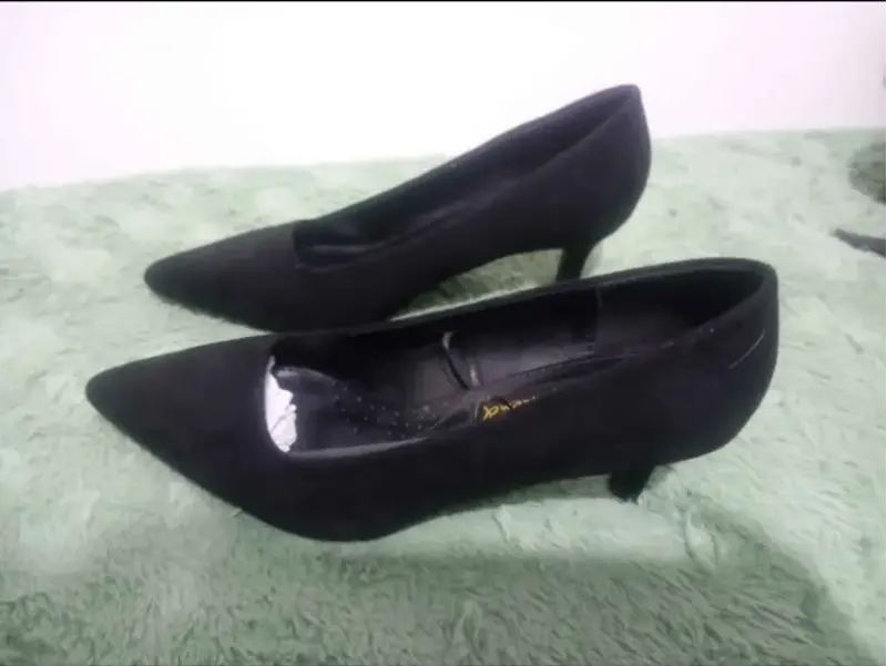 Zapatos negros de tacón bajo - 2