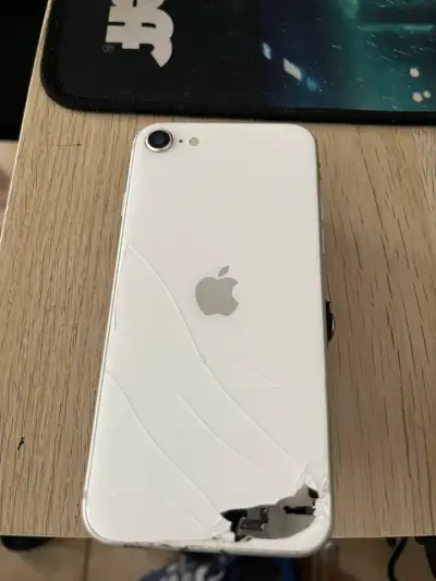 Iphone se con detalles esteticos - miniatura 2