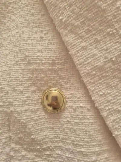 Blazer blanco con botones dorados - miniatura 3