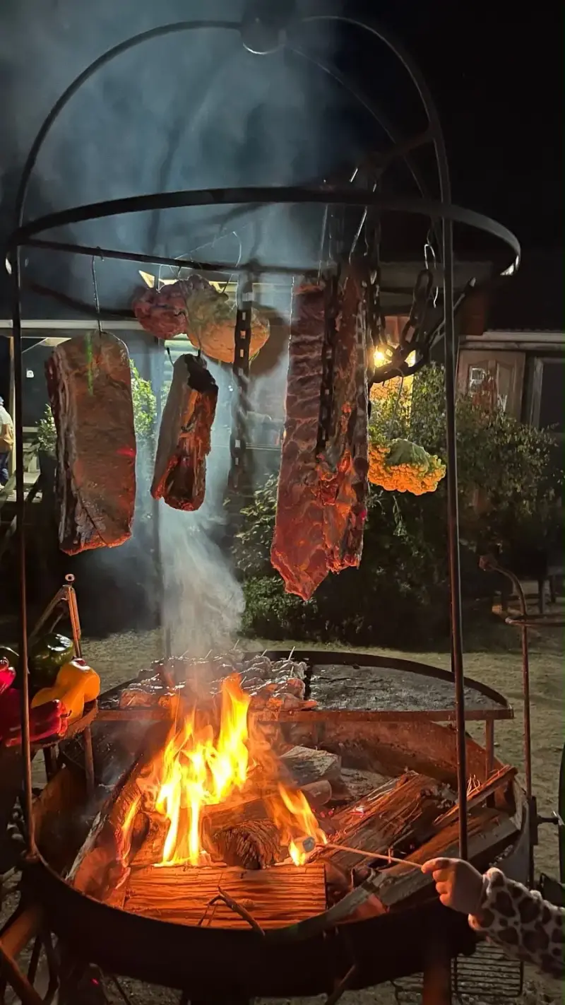 El fuego se enciende“Todo gran asado comienza - 2