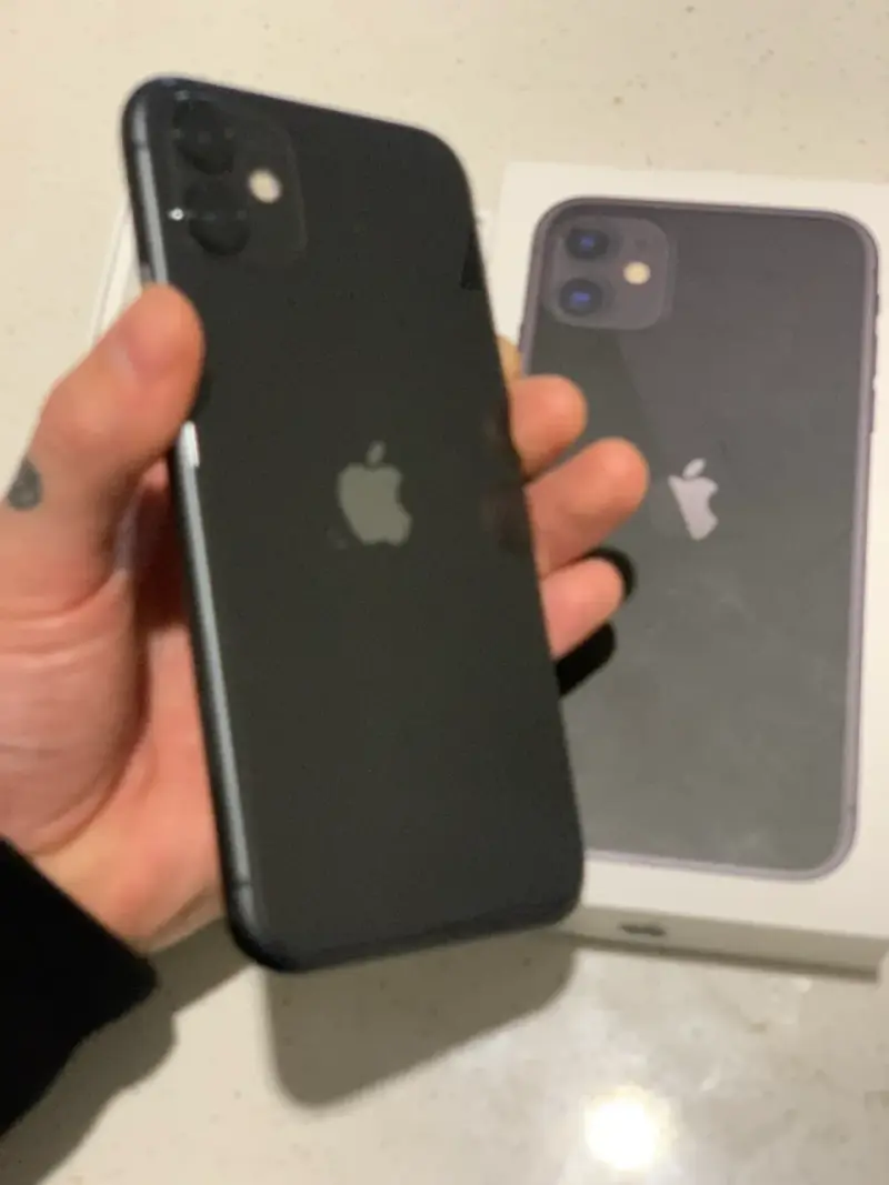 iPhone 11 64gb - 2