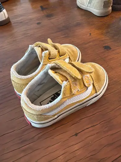 Zapatillas bebé VANS amarillas con velcro - miniatura 2