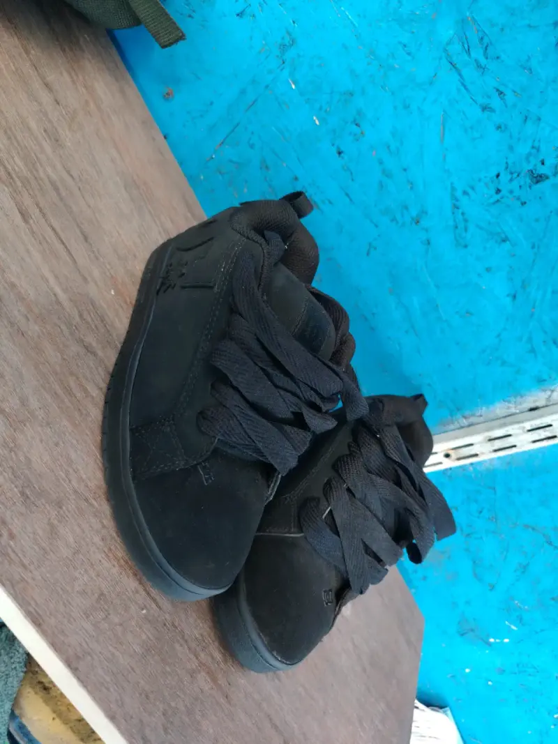 Zapatillas negras de gamuza - 2