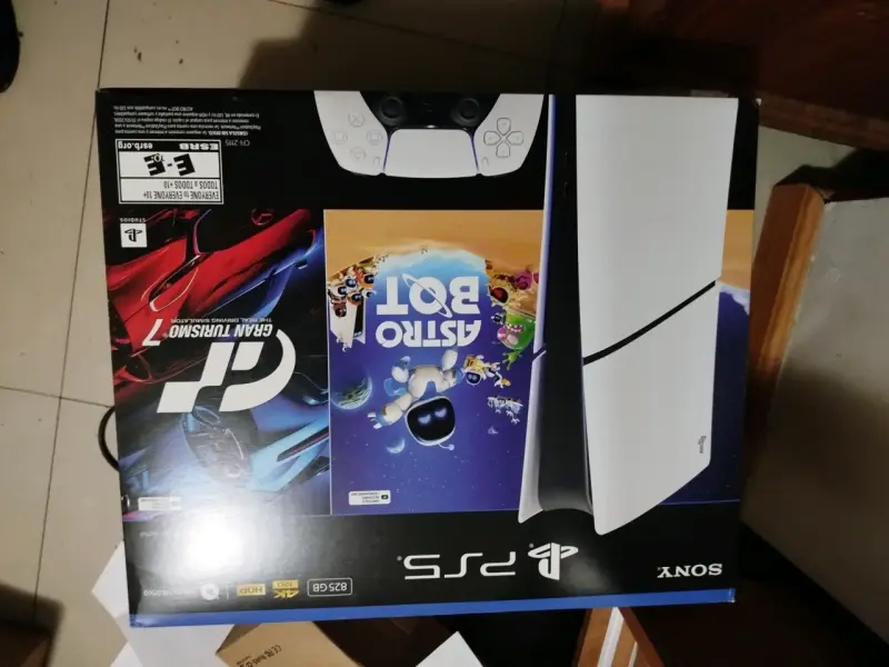 PS5 Slim digital con 2 juegos, NUEVA, CON BOLETA - 2
