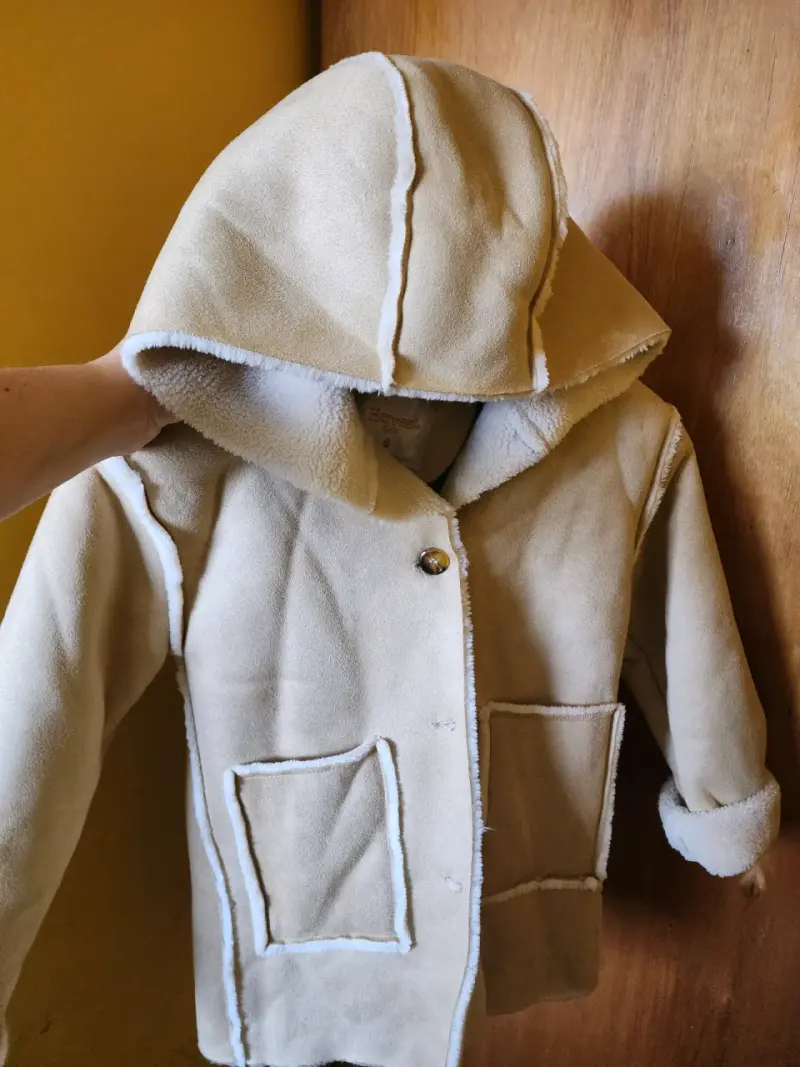 Abrigo beige con chiporro - 4