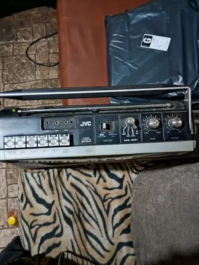 Radio cassette vintage JVC - miniatura 2