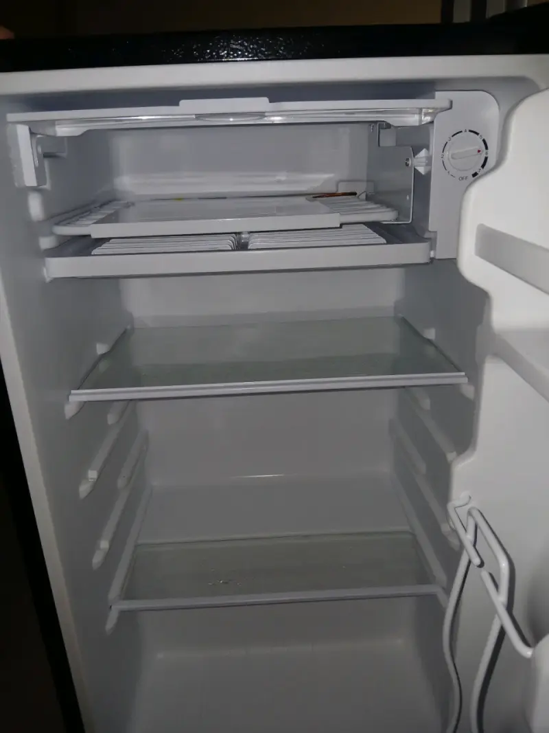 Mini Refrigerador portátil negro - 2