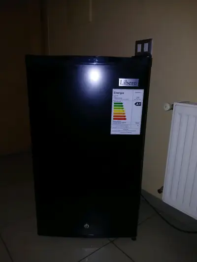 Mini Refrigerador portátil negro - miniatura 4
