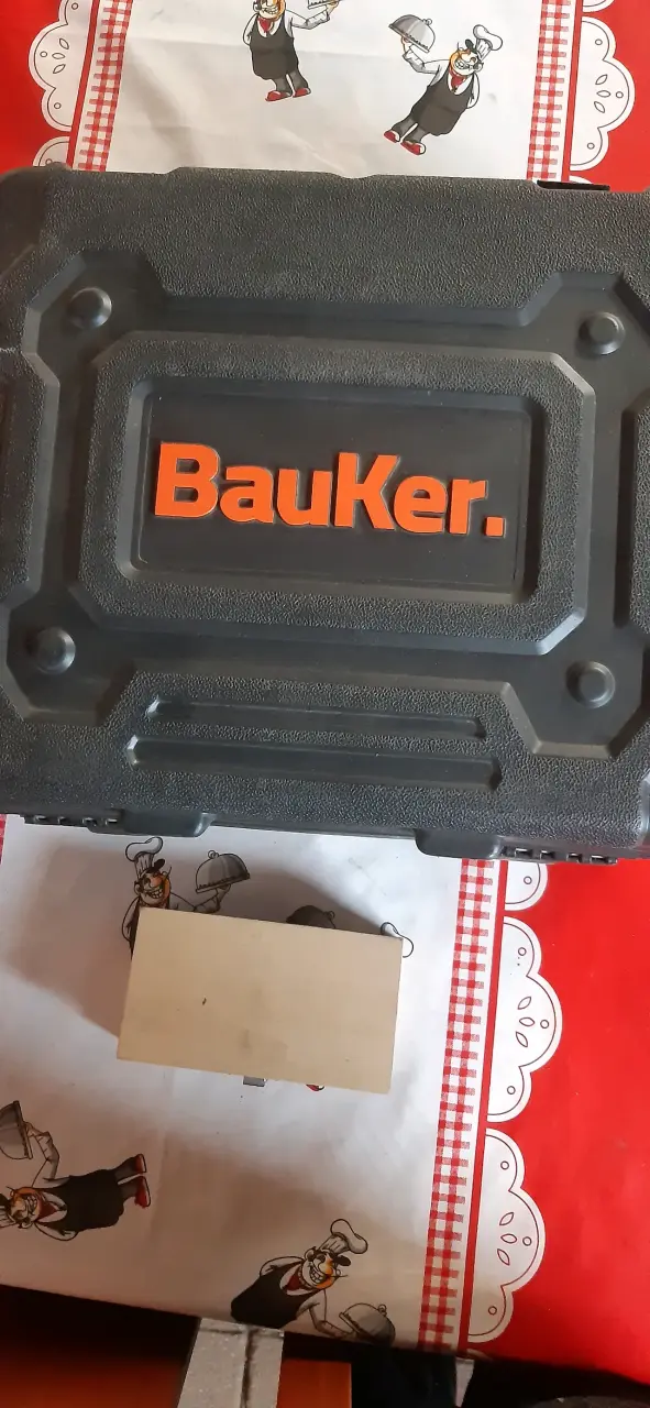 Fresadora bauker 1500w nueva - 1