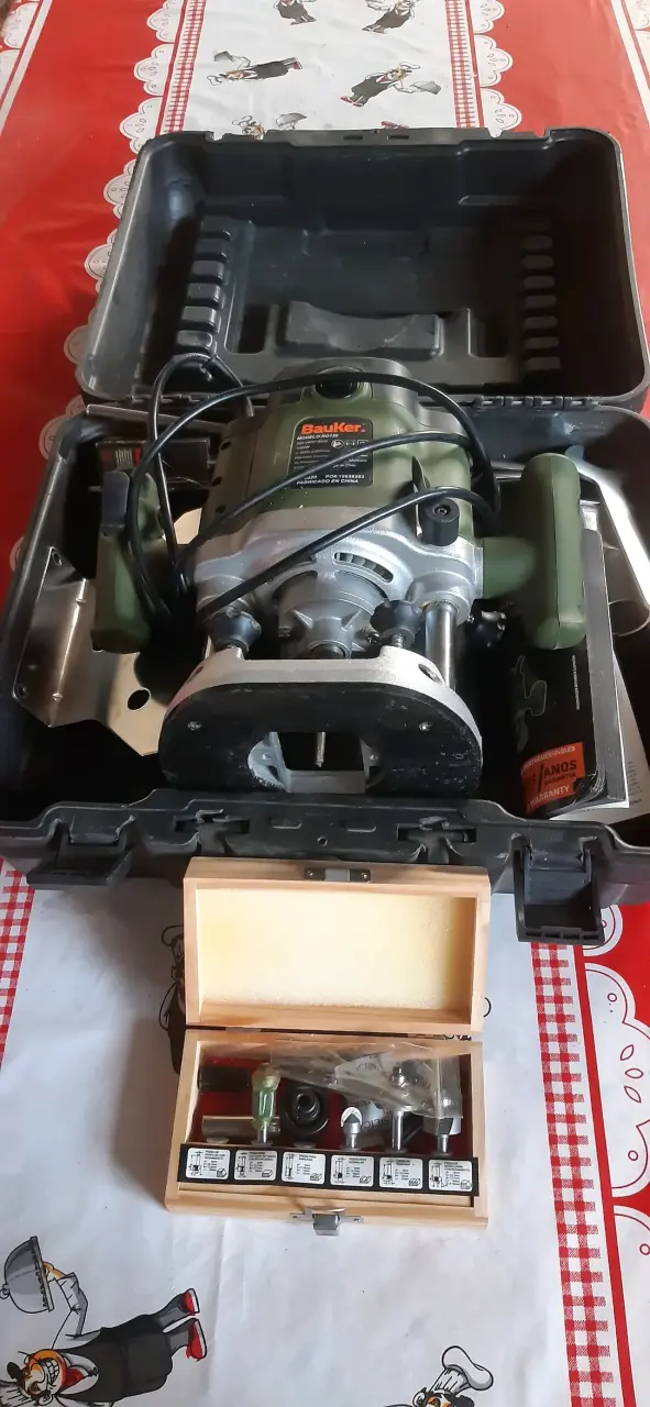 Fresadora bauker 1500w nueva - 2