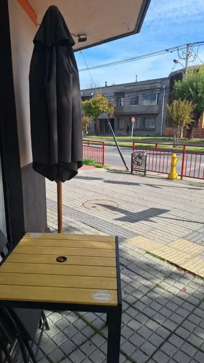 Set de mesa y sillas de exterior - miniatura 2