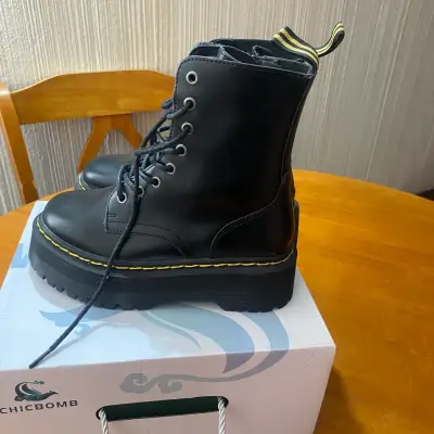 Botas negras plataforma - miniatura 1