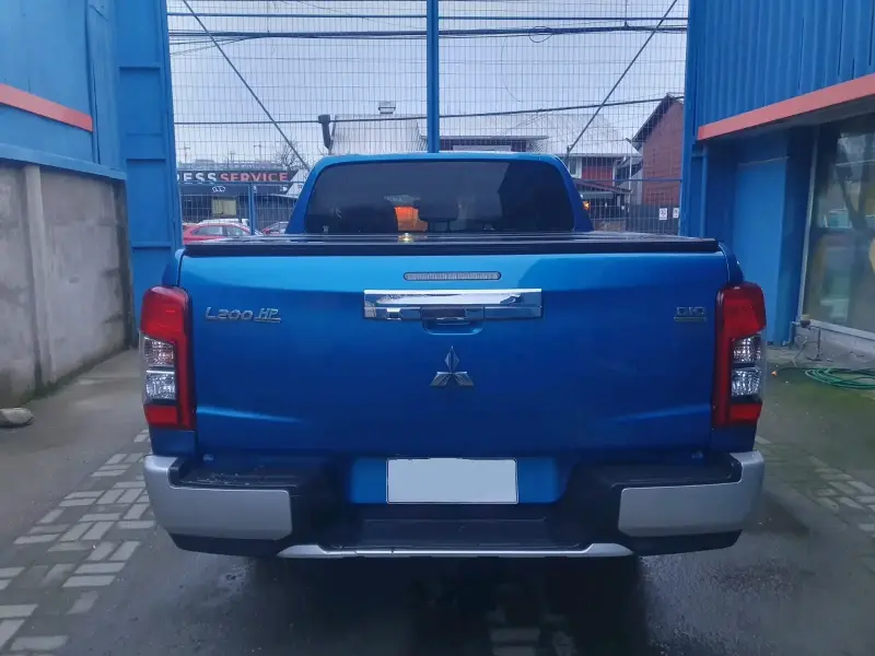 Pick-up Mitsubishi L200 azul - 1