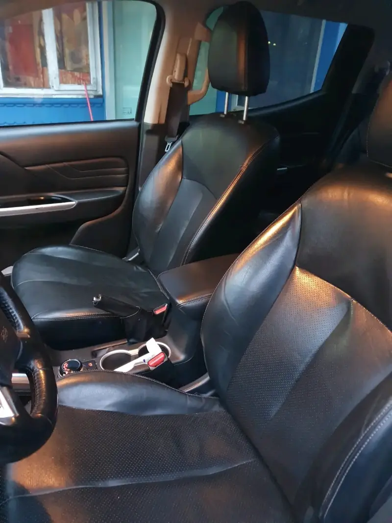 Pick-up Mitsubishi L200 azul - 4