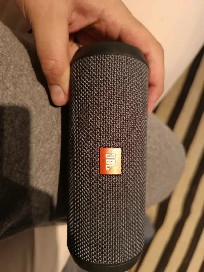 Parlante Bluetooth JBL negro - 1