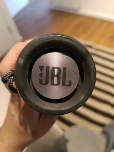 Parlante Bluetooth JBL negro - miniatura 3