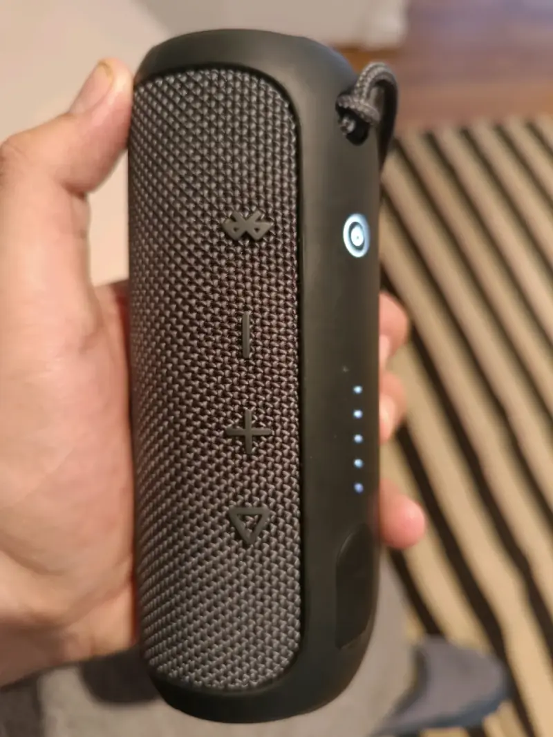 Parlante Bluetooth JBL negro - 5