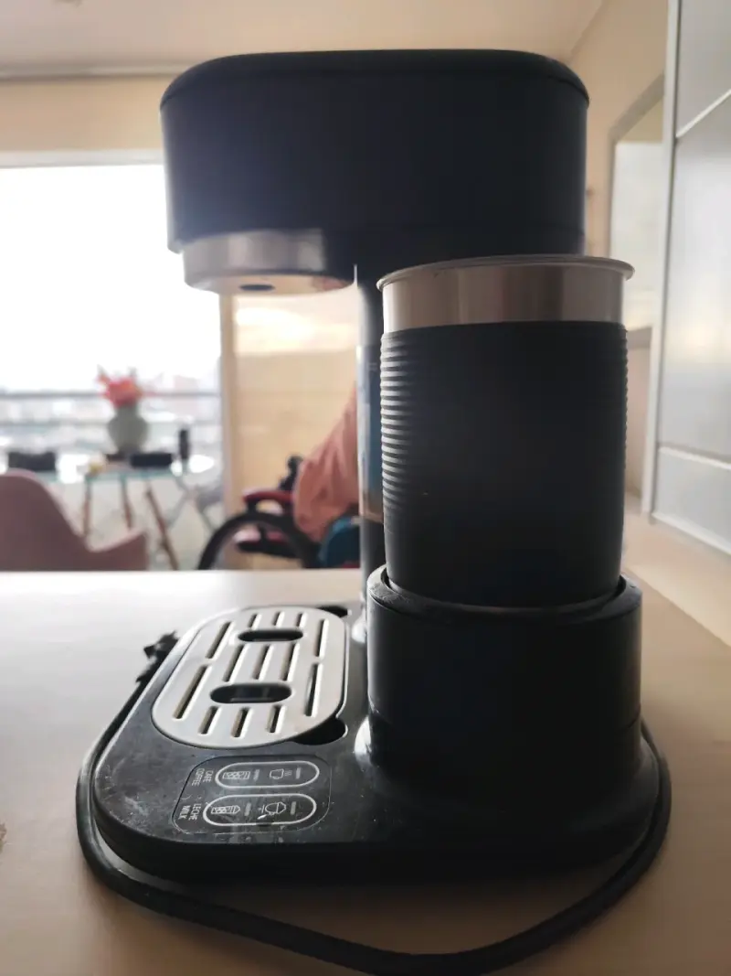 Cafetera Oster 4 en 1 negra - 3