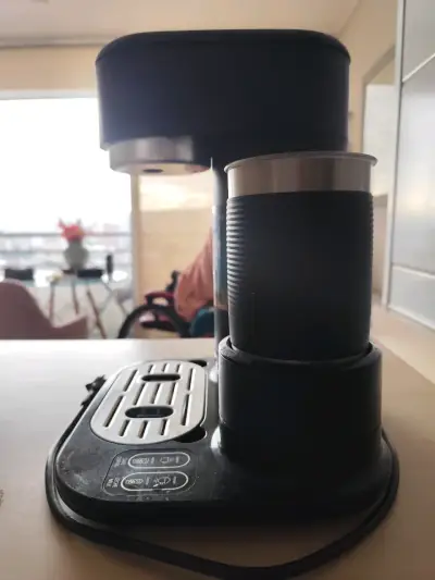 Cafetera Oster 4 en 1 negra - miniatura 3