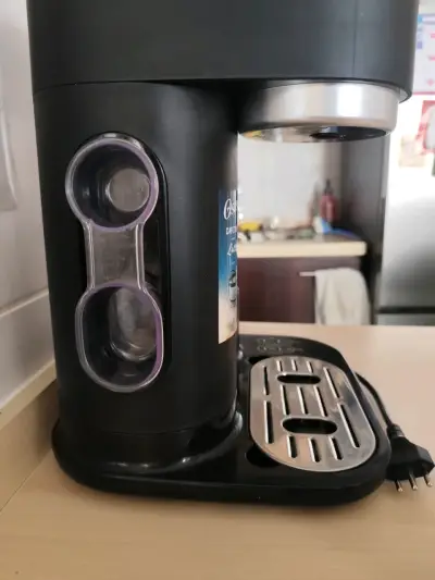 Cafetera Oster 4 en 1 negra - miniatura 4