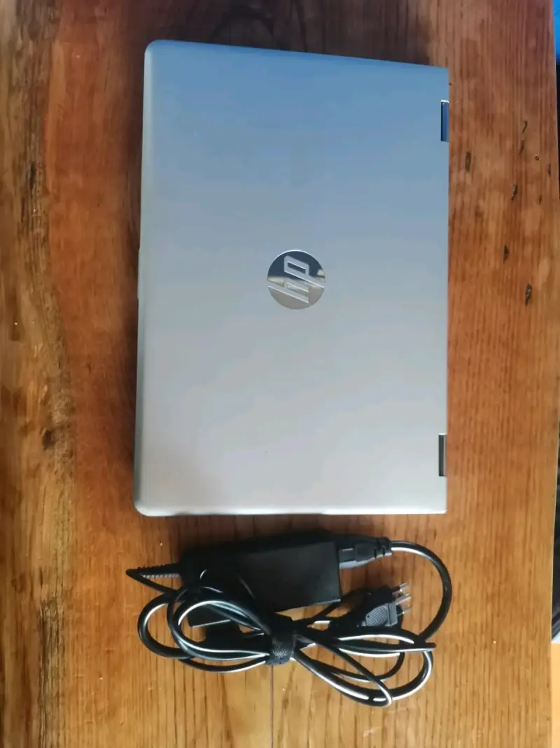 Laptop HP Pavilion 15.6 pulgadas - 2