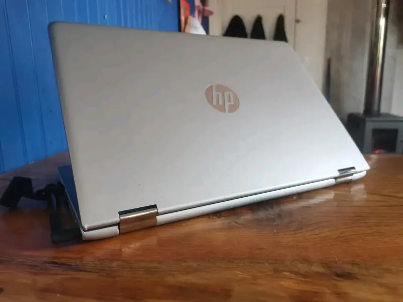 Laptop HP Pavilion 15.6 pulgadas - 3