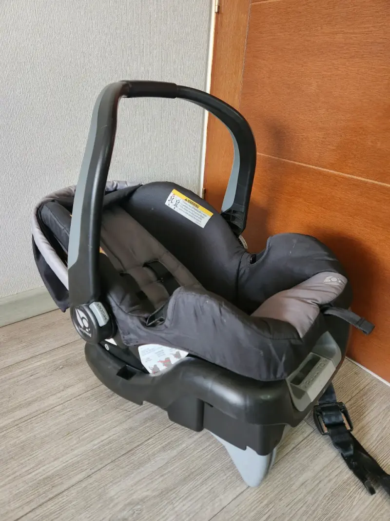 Silla de auto para bebé gris - 2