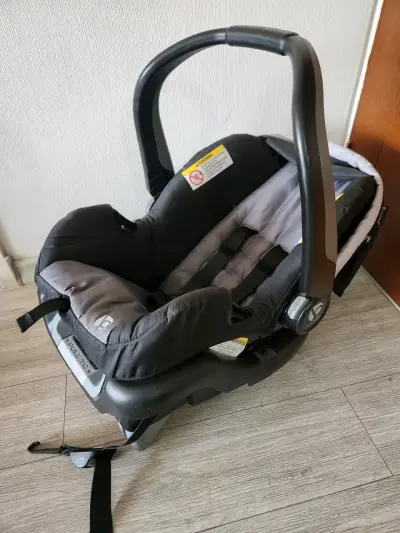 Silla de auto para bebé gris - miniatura 3