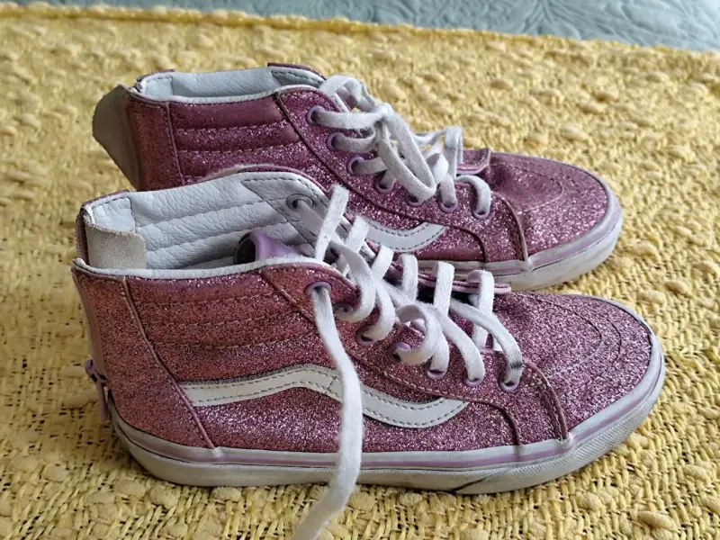 Zapatillas rosas con brillo - 1