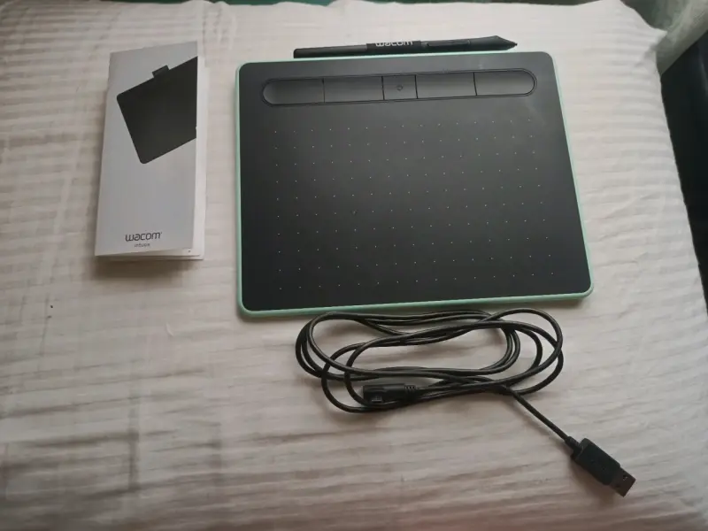 Tableta gráfica Wacom Intuos con lápiz - 1