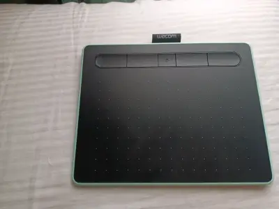 Tableta gráfica Wacom Intuos con lápiz - miniatura 4