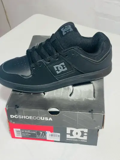 Zapatillas DC negras nuevas N39 - miniatura 2