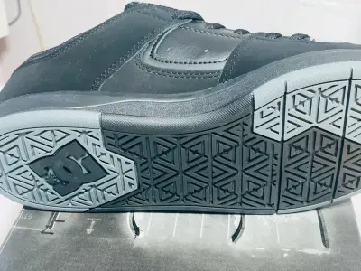 Zapatillas DC negras nuevas N39 - miniatura 4