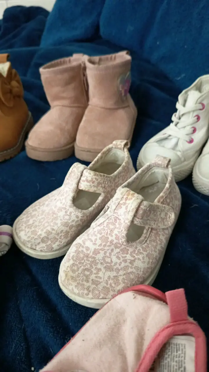 Ropa infantil usada variada - 5