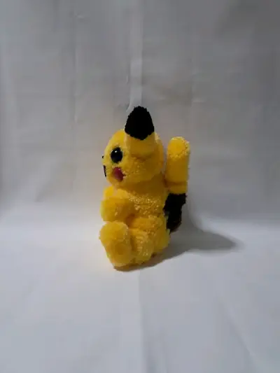 Pikachu hecho con pompones de lana - miniatura 3